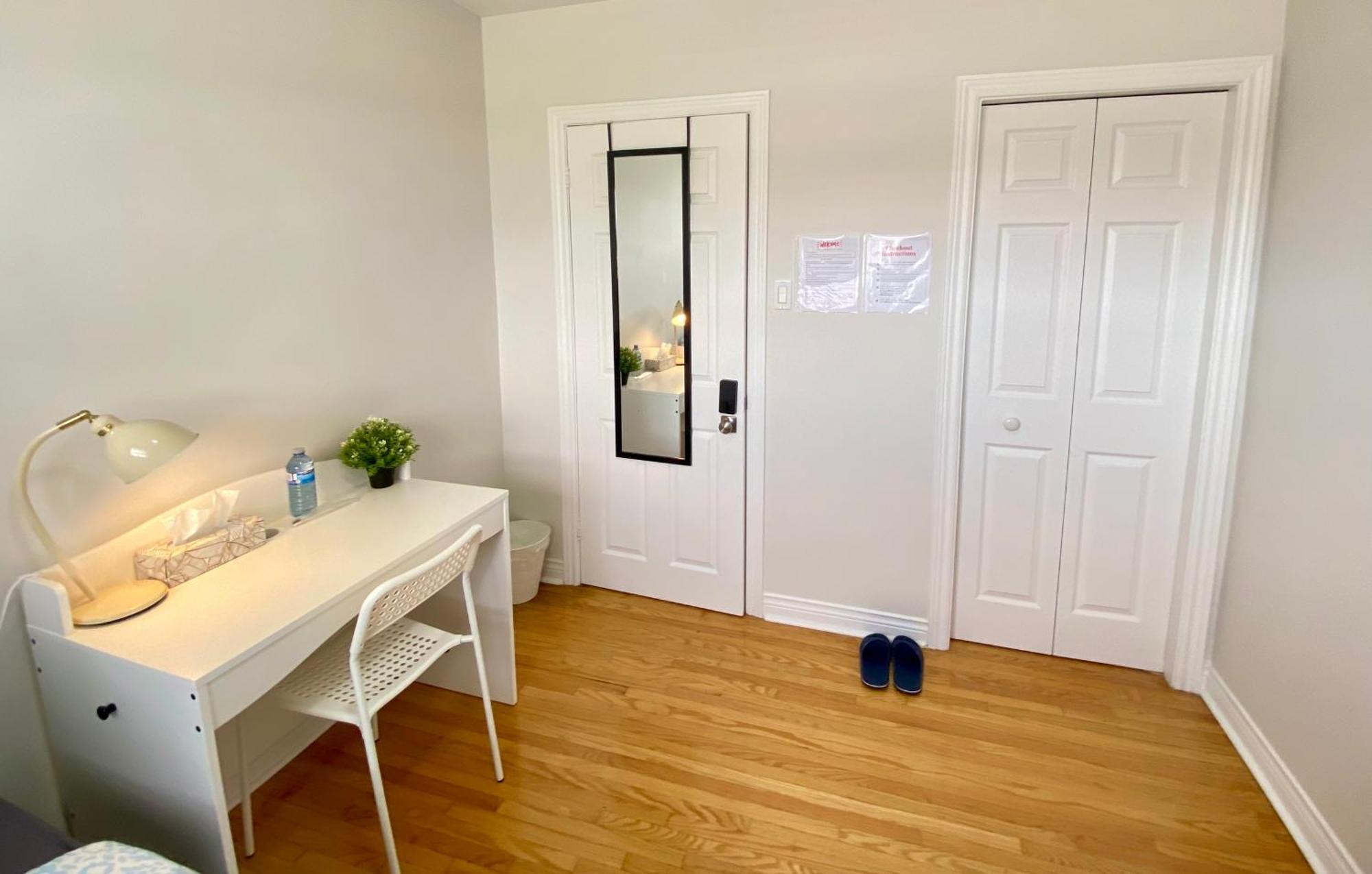 Sunny House - Main Floor, Free Parking, In Toronto Hotell Eksteriør bilde
